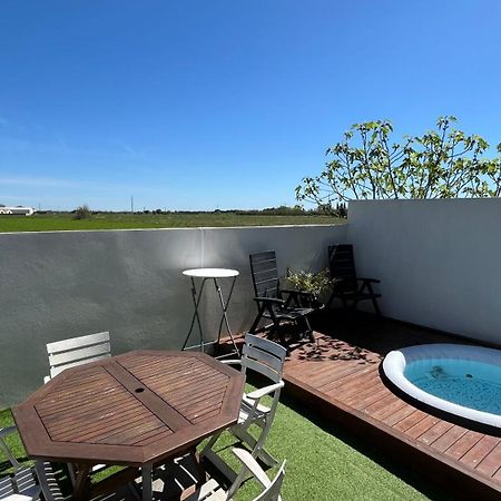 Appartement Camargue 5 couchages Saint-Laurent-dʼAigouze Exterior foto